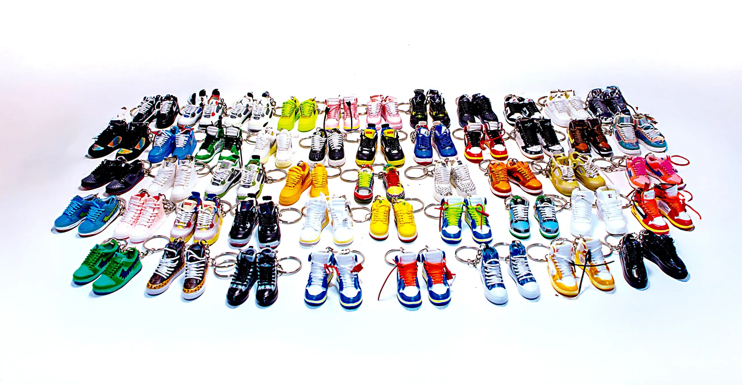 PM-002 – Shoe Keychain 100-Pack (50 Pairs) – Premium Sneaker Mix