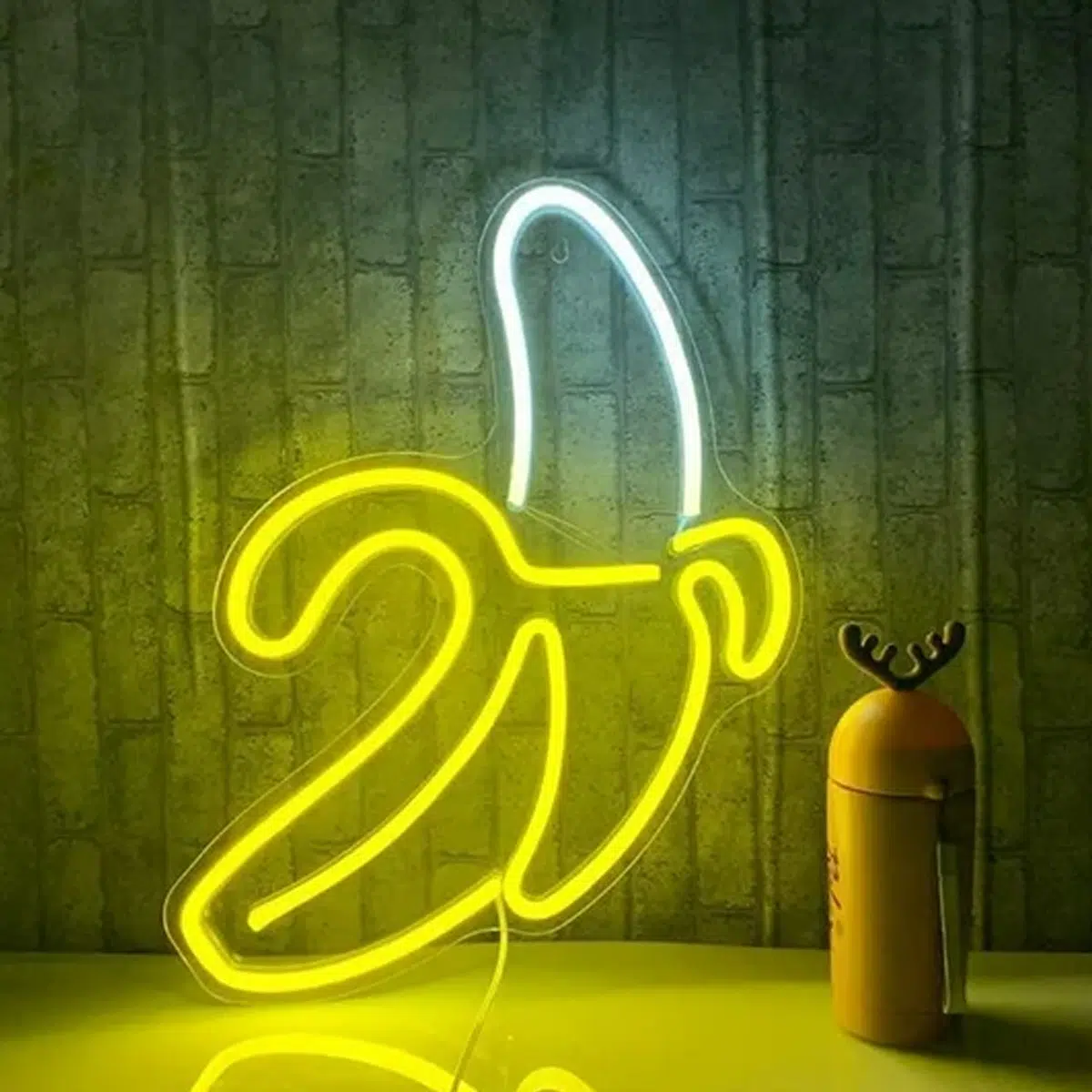 NHL-001 – Neon Hanging Light – Banana