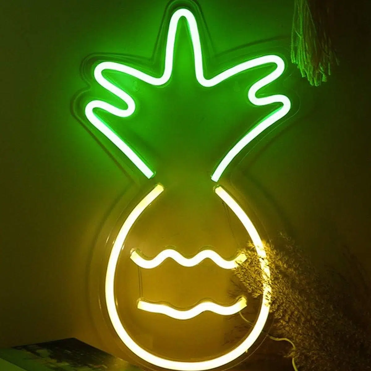 NHL-020 – Neon Hanging Light – Pineapple