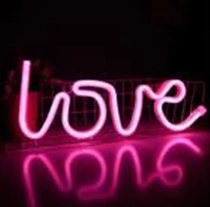 SNL-004 – Small Neon Hanging Light – Love Sign Pink