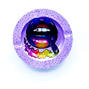 ASH005 Tin Ashtray 5.5″x5.5″ Big Lips with Purple Joint